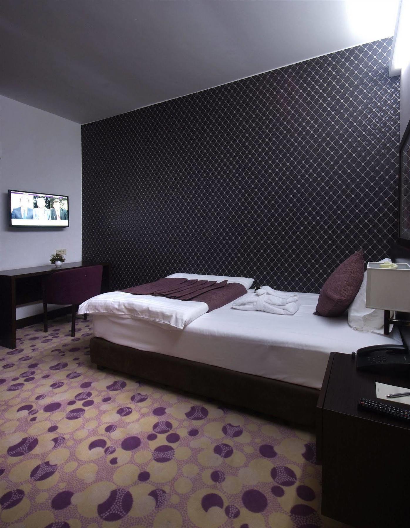 Hotel Park Doboj Esterno foto